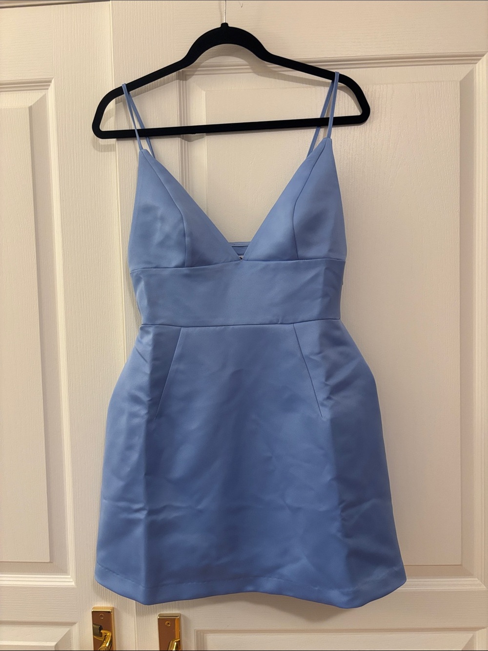 Urban Outfitters (Kimchi Blue) Blue V-Neck Fit-and-Flare Mini Dress - NWOT - Picture 3 of 4